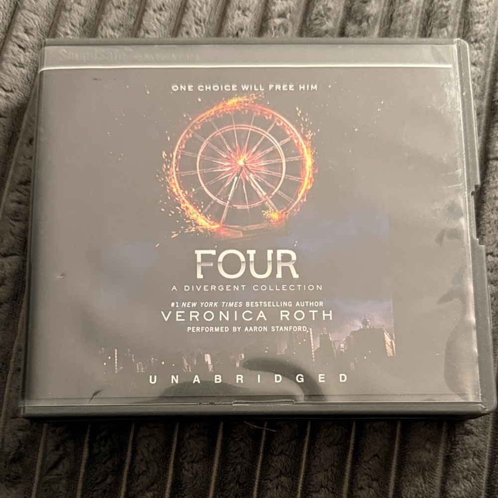 Four by Veronica Roth (A Divergent Collection) CD Audiobook